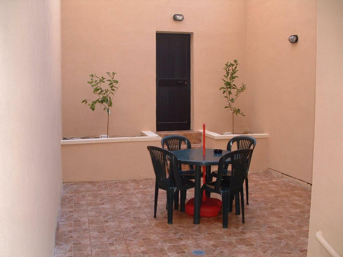 Triton Apartment St. Paul's Bay Exterior photo